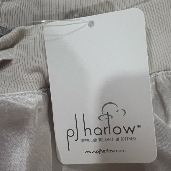 PJ Harlow satin NWT Capri sleep pants - Picture 3 of 4